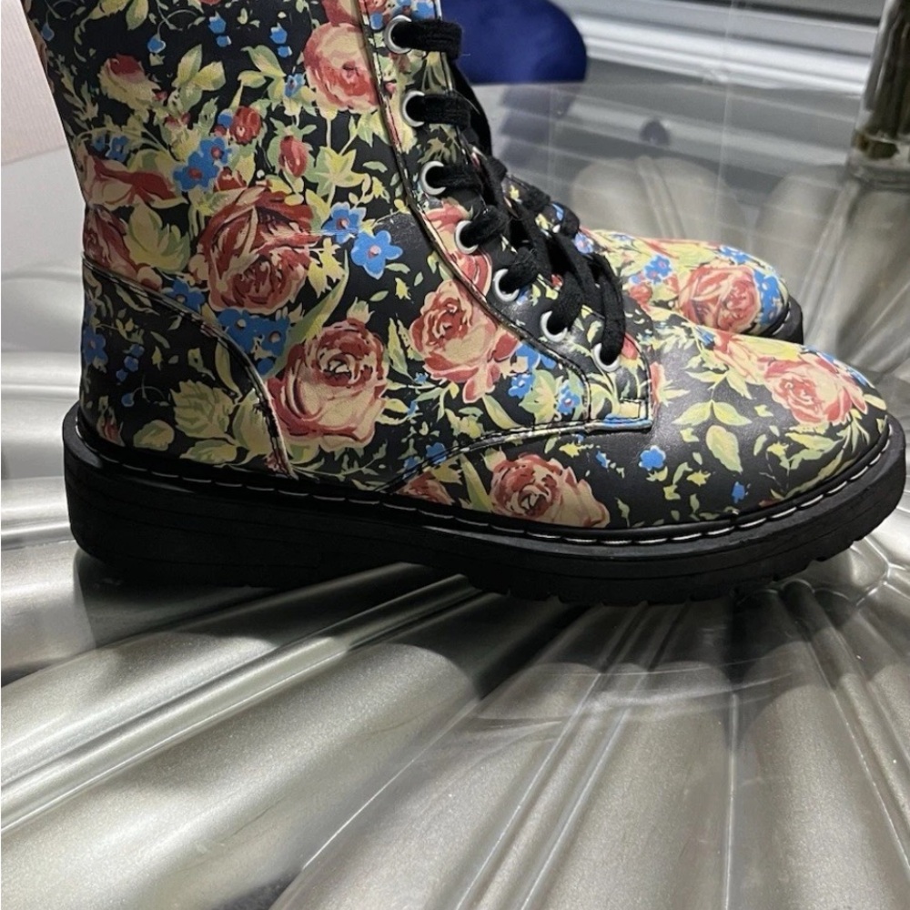 Floral Combat Boots for Women - Picture 5 of 11